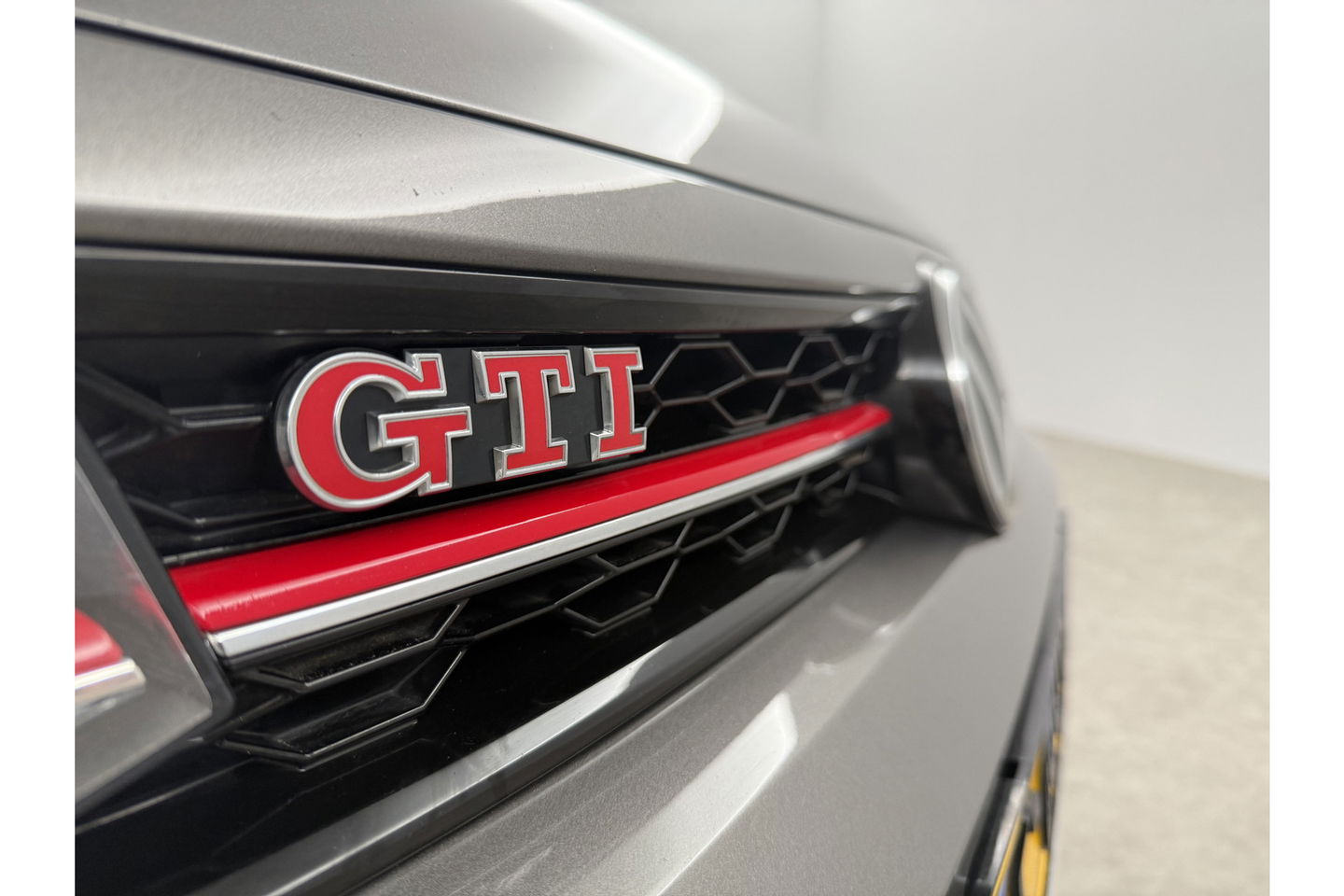Volkswagen Polo 2.0 TSI GTI | beats-audio | 200PK Pano LED DSG Virtual Camera Carplay Clima Cruise Navi PDC 18''LMV