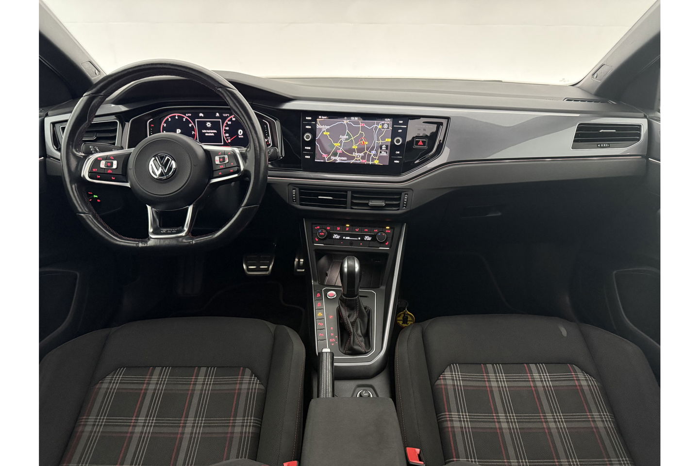 Volkswagen Polo 2.0 TSI GTI | beats-audio | 200PK Pano LED DSG Virtual Camera Carplay Clima Cruise Navi PDC 18''LMV