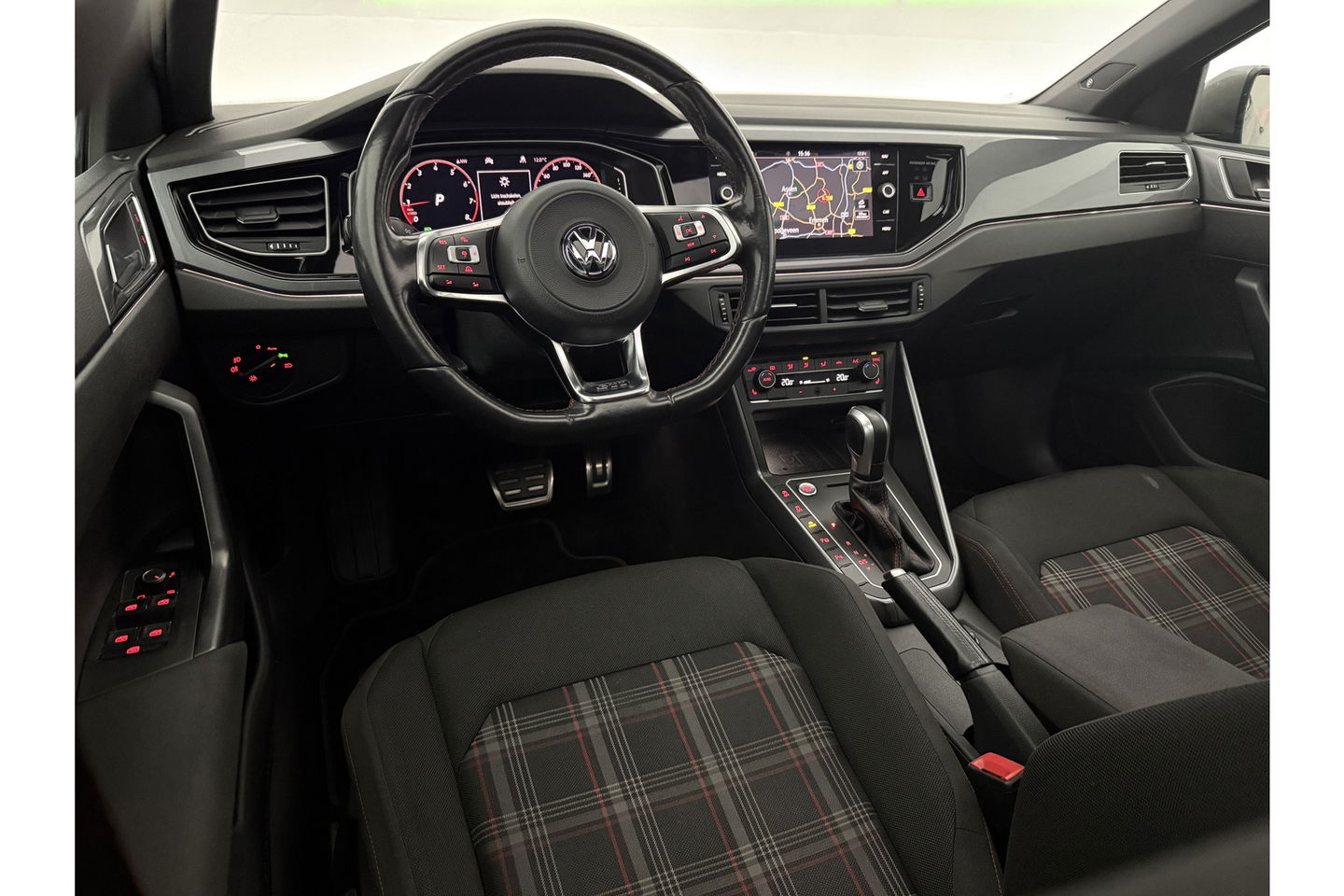 Volkswagen Polo 2.0 TSI GTI | beats-audio | 200PK Pano LED DSG Virtual Camera Carplay Clima Cruise Navi PDC 18''LMV