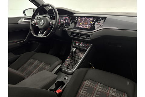 Volkswagen Polo 2.0 TSI GTI | beats-audio | 200PK Pano LED DSG Virtual Camera Carplay Clima Cruise Navi PDC 18''LMV