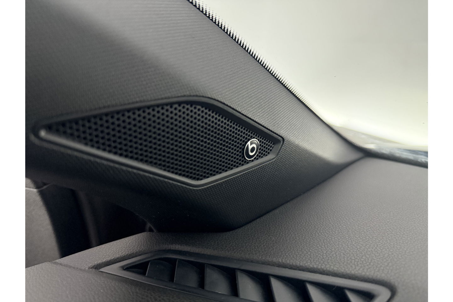 Volkswagen Polo 2.0 TSI GTI | beats-audio | 200PK Pano LED DSG Virtual Camera Carplay Clima Cruise Navi PDC 18''LMV