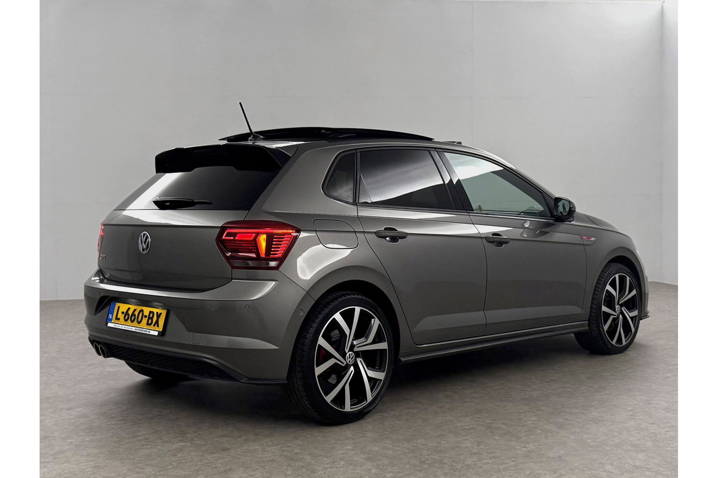 Volkswagen Polo 2.0 TSI GTI | beats-audio | 200PK Pano LED DSG Virtual Camera Carplay Clima Cruise Navi PDC 18''LMV
