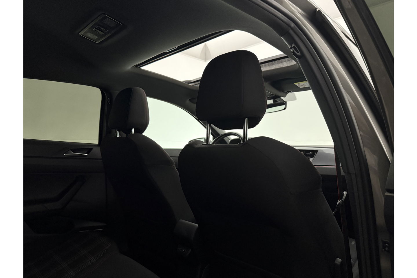 Volkswagen Polo 2.0 TSI GTI | beats-audio | 200PK Pano LED DSG Virtual Camera Carplay Clima Cruise Navi PDC 18''LMV