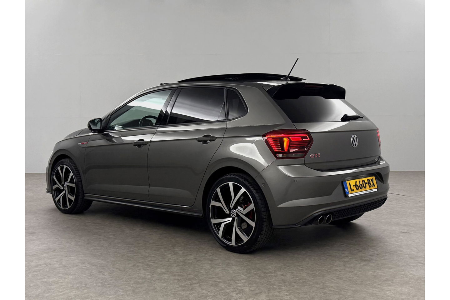 Volkswagen Polo 2.0 TSI GTI | beats-audio | 200PK Pano LED DSG Virtual Camera Carplay Clima Cruise Navi PDC 18''LMV