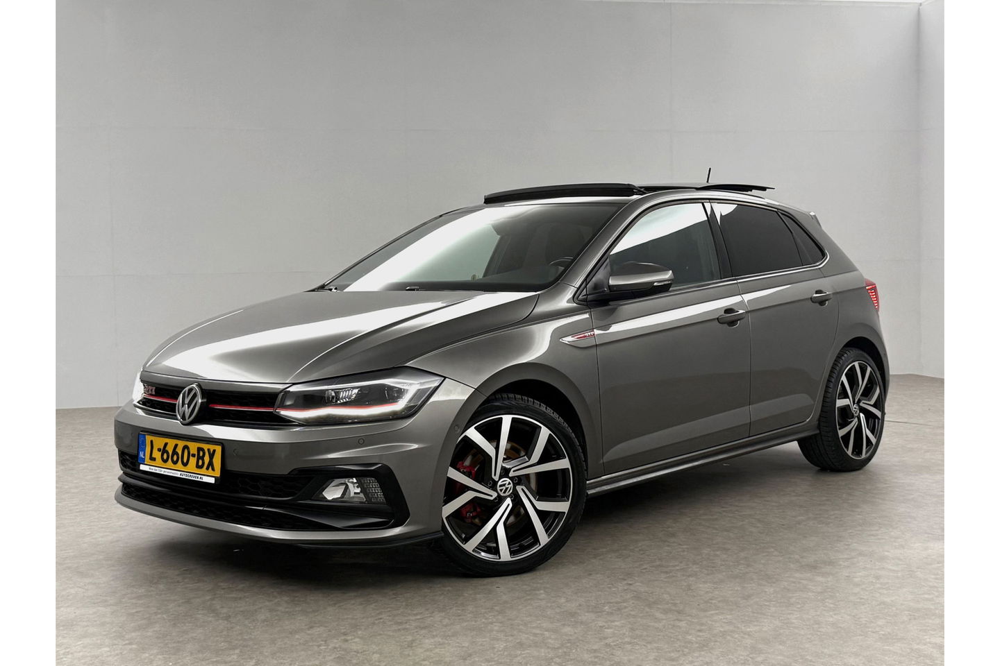 Volkswagen Polo 2.0 TSI GTI | beats-audio | 200PK Pano LED DSG Virtual Camera Carplay Clima Cruise Navi PDC 18''LMV