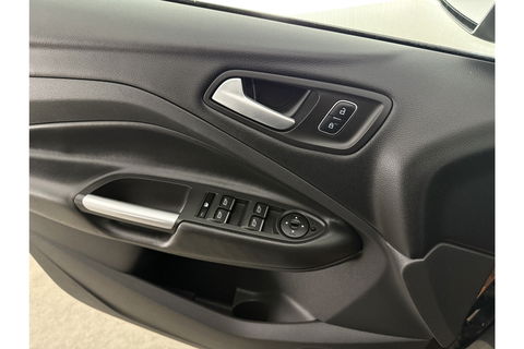 Ford Kuga 1.5 EcoBoost ST Line LED Clima Cruise Carplay Navigatie PDC 17"LMV