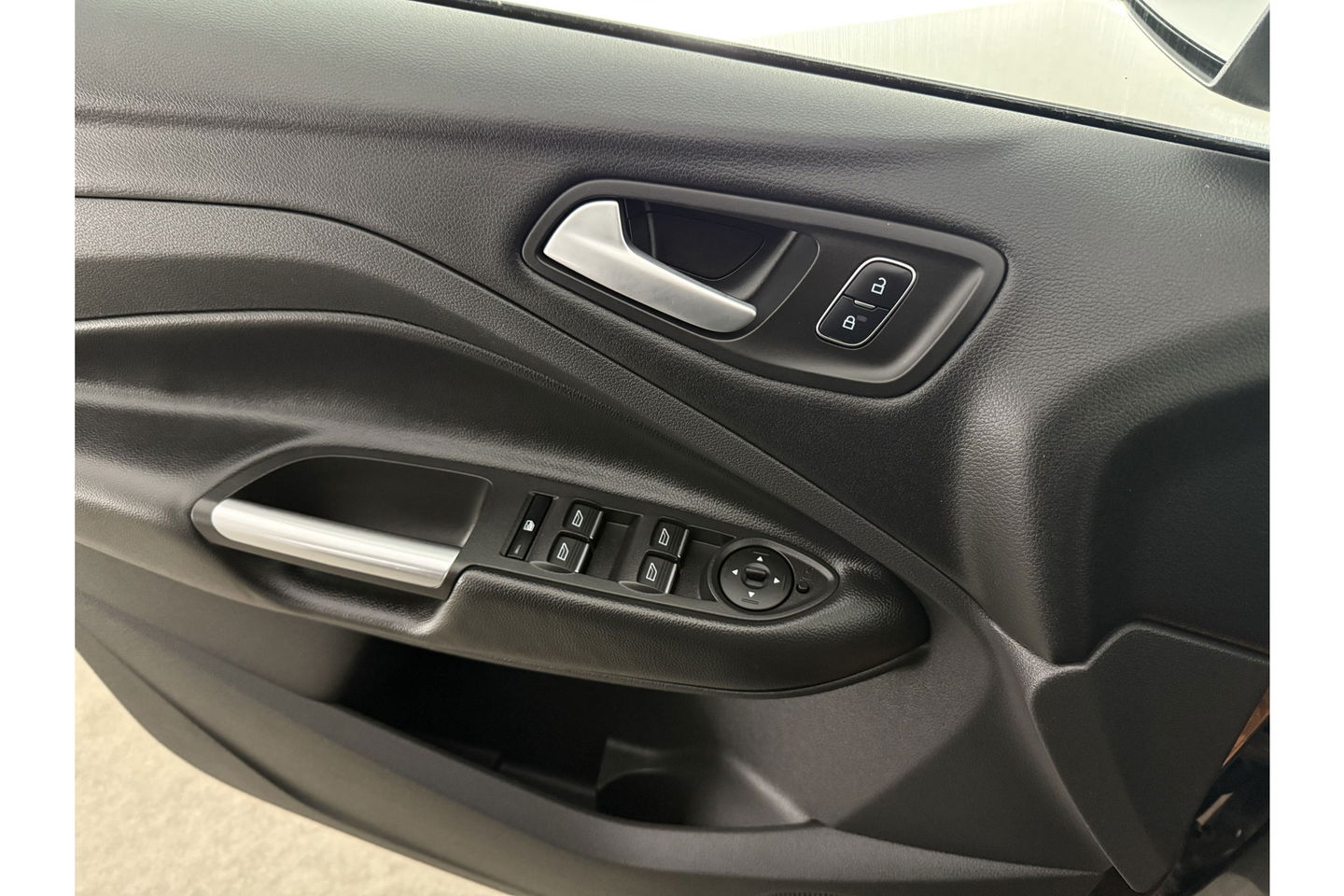 Ford Kuga 1.5 EcoBoost ST Line LED Clima Cruise Carplay Navigatie PDC 17"LMV
