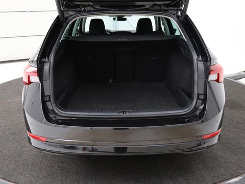 Škoda Octavia Combi 1.0 e-TSI Business Edition Plus | Apple Carplay | Cruise Control Adaptief | Navi | Sfeerverlichting |  Dodehoek Detectie | Stoelverwarming