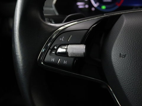 Škoda Octavia Combi 1.0 e-TSI Business Edition Plus | Apple Carplay | Cruise Control Adaptief | Navi | Sfeerverlichting |  Dodehoek Detectie | Stoelverwarming