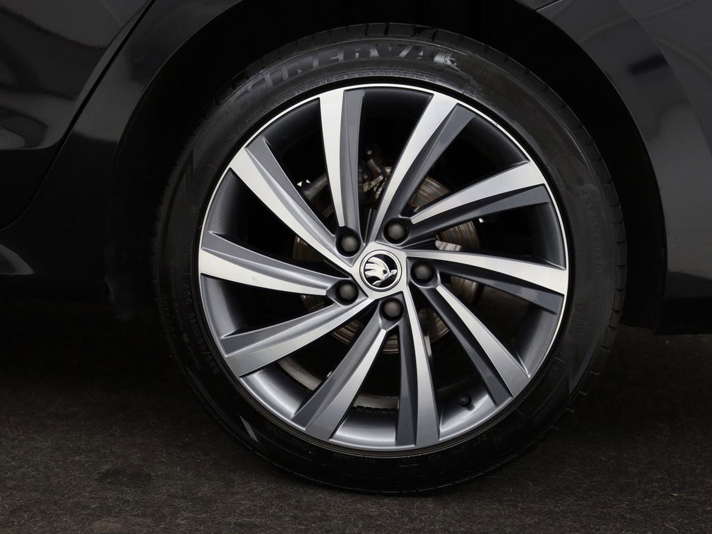Škoda Octavia Combi 1.0 e-TSI Business Edition Plus | Apple Carplay | Cruise Control Adaptief | Navi | Sfeerverlichting |  Dodehoek Detectie | Stoelverwarming