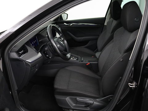 Škoda Octavia Combi 1.0 e-TSI Business Edition Plus | Apple Carplay | Cruise Control Adaptief | Navi | Sfeerverlichting |  Dodehoek Detectie | Stoelverwarming
