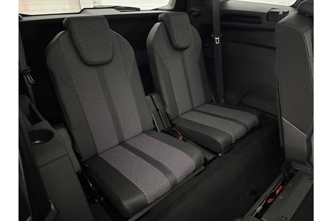 Peugeot 5008 1.2 PureTech Allure Pack | 7 Persoons | LED Trekhaak Sfeer Virtual 360Camera Carplay Clima Cruise Navi PDC 18''LMV