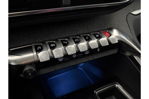 Peugeot 5008 1.2 PureTech Allure Pack | 7 Persoons | LED Trekhaak Sfeer Virtual 360Camera Carplay Clima Cruise Navi PDC 18''LMV