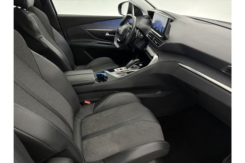 Peugeot 5008 1.2 PureTech Allure Pack | 7 Persoons | LED Trekhaak Sfeer Virtual 360Camera Carplay Clima Cruise Navi PDC 18''LMV