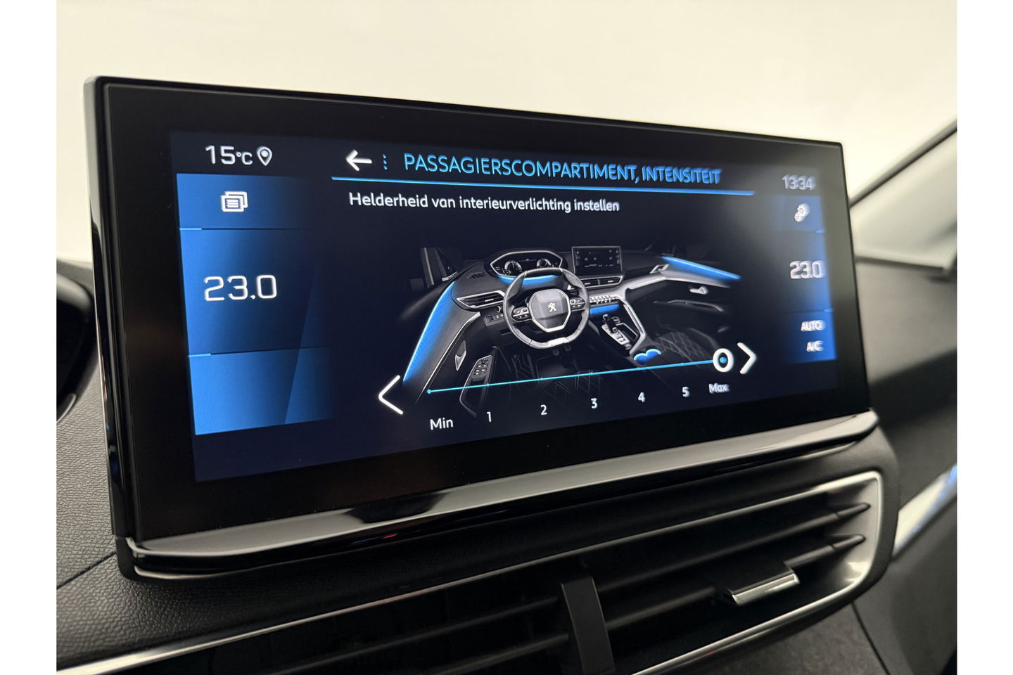 Peugeot 5008 1.2 PureTech Allure Pack | 7 Persoons | LED Trekhaak Sfeer Virtual 360Camera Carplay Clima Cruise Navi PDC 18''LMV