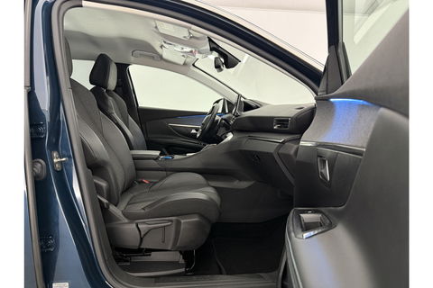 Peugeot 5008 1.2 PureTech Allure Pack | 7 Persoons | LED Trekhaak Sfeer Virtual 360Camera Carplay Clima Cruise Navi PDC 18''LMV