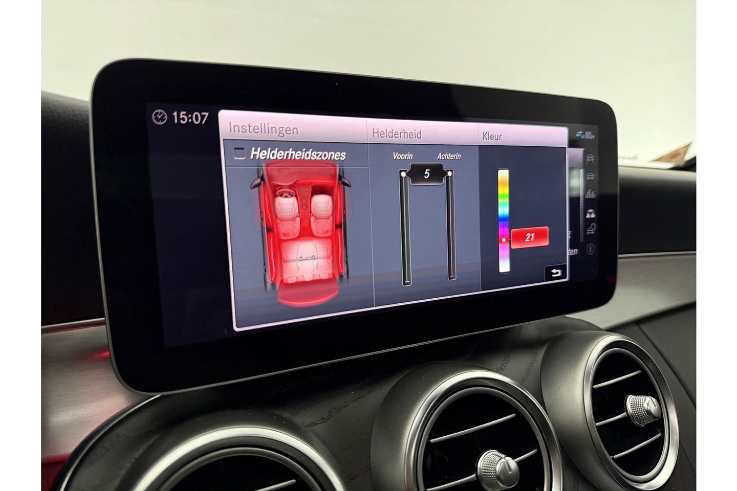 Mercedes-Benz C-Klasse 180 AMG 157PK Pano Sfeerverl. Virtual LED 18"LMV Clima Cruise Camera Carplay Navi PDC