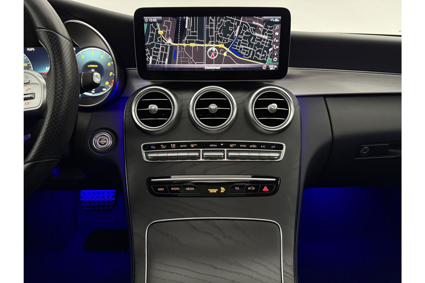 Mercedes-Benz C-Klasse 180 AMG 157PK Pano Sfeerverl. Virtual LED 18"LMV Clima Cruise Camera Carplay Navi PDC