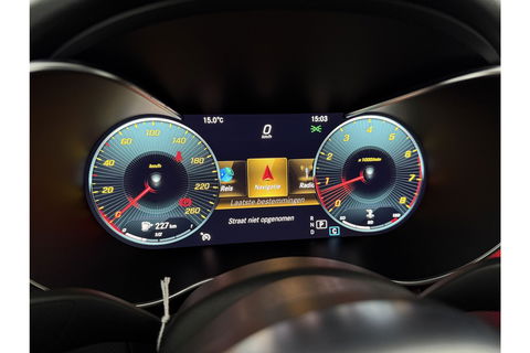 Mercedes-Benz C-Klasse 180 AMG 157PK Pano Sfeerverl. Virtual LED 18"LMV Clima Cruise Camera Carplay Navi PDC