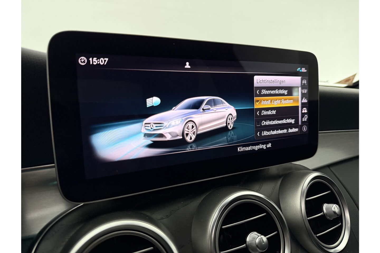 Mercedes-Benz C-Klasse 180 AMG 157PK Pano Sfeerverl. Virtual LED 18"LMV Clima Cruise Camera Carplay Navi PDC