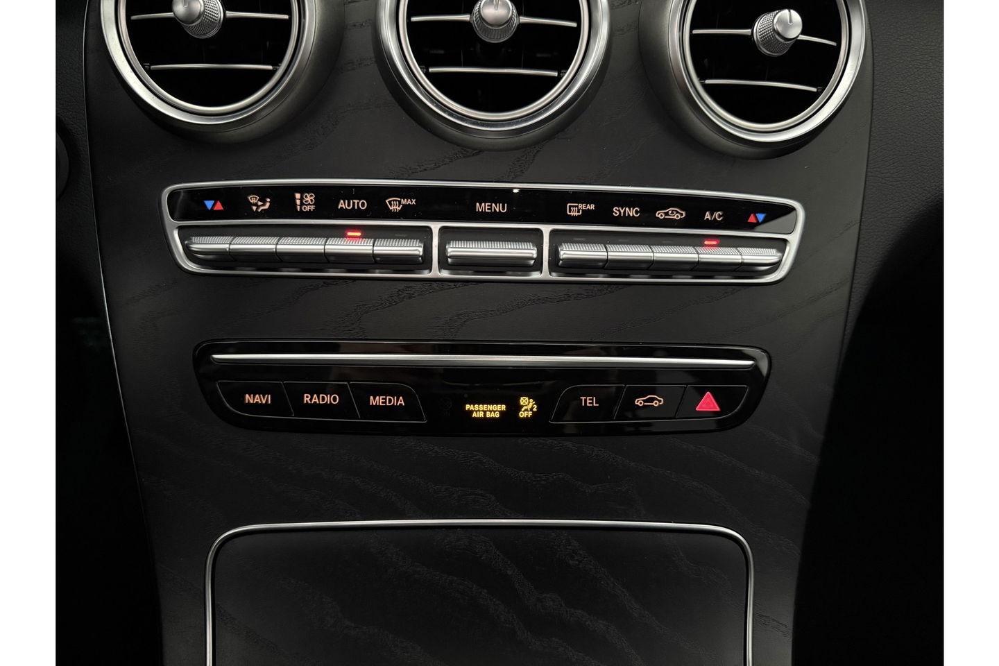 Mercedes-Benz C-Klasse 180 AMG 157PK Pano Sfeerverl. Virtual LED 18"LMV Clima Cruise Camera Carplay Navi PDC