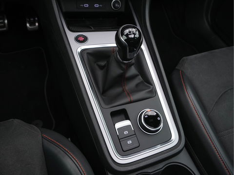 SEAT Ateca 1.5 TSI FR Business Intense *PANO | LEATHER-MICROFIBRE | FULL-LED | MEMORY-PACK | TOP-VIEW | BEATS-AUDIO | DIGI-COCKPIT | NAVI-FULLMAP | SPORT-SEATS | DAB+ | KEYLESS | CARPLAY | ECC | HEATED-SEATS | PDC | 18''ALU*