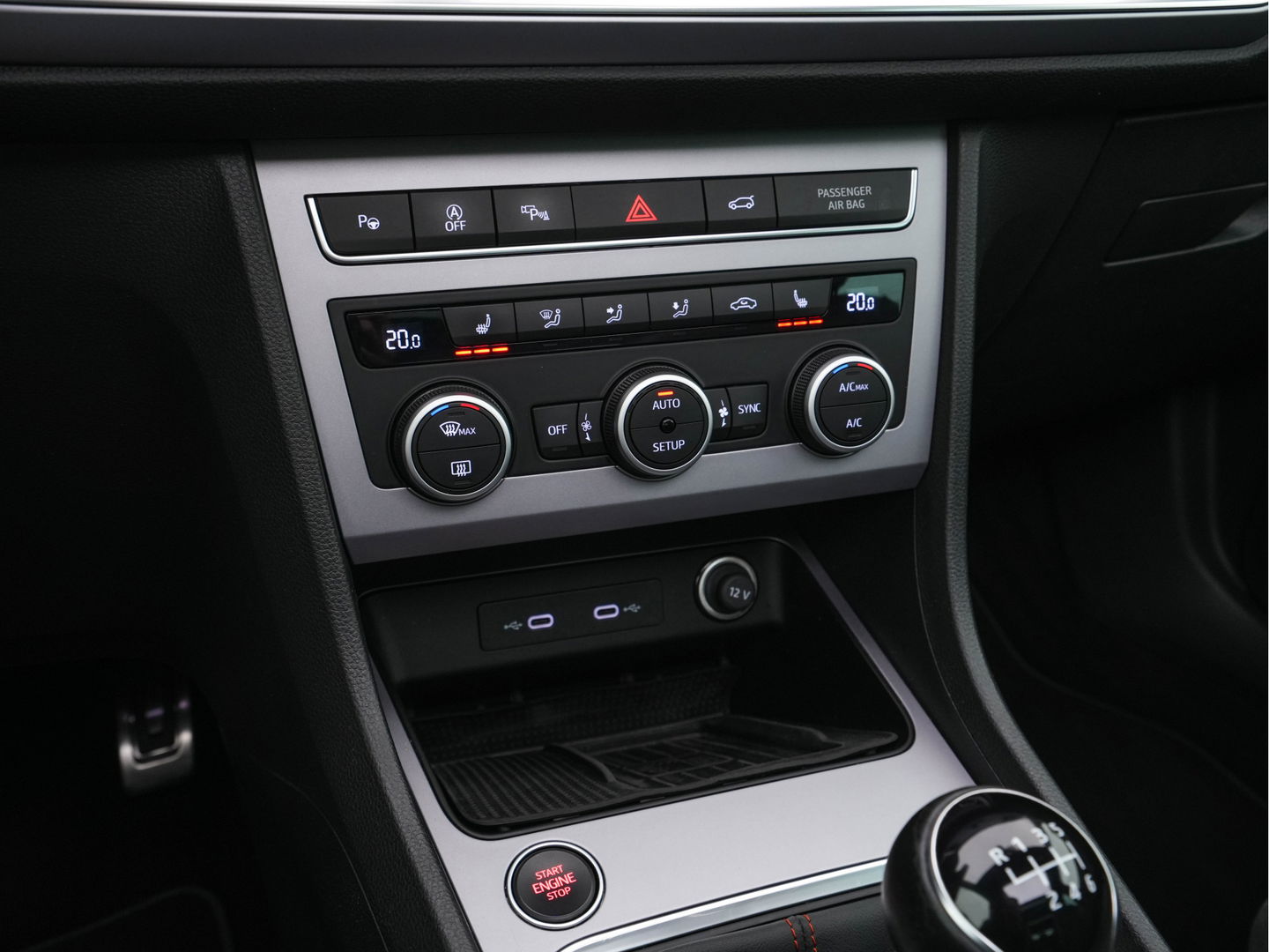 SEAT Ateca 1.5 TSI FR Business Intense *PANO | LEATHER-MICROFIBRE | FULL-LED | MEMORY-PACK | TOP-VIEW | BEATS-AUDIO | DIGI-COCKPIT | NAVI-FULLMAP | SPORT-SEATS | DAB+ | KEYLESS | CARPLAY | ECC | HEATED-SEATS | PDC | 18''ALU*