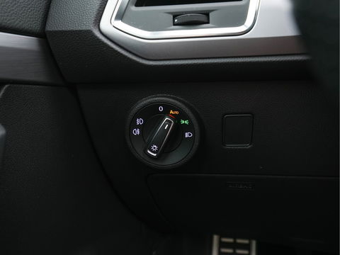 SEAT Ateca 1.5 TSI FR Business Intense *PANO | LEATHER-MICROFIBRE | FULL-LED | MEMORY-PACK | TOP-VIEW | BEATS-AUDIO | DIGI-COCKPIT | NAVI-FULLMAP | SPORT-SEATS | DAB+ | KEYLESS | CARPLAY | ECC | HEATED-SEATS | PDC | 18''ALU*