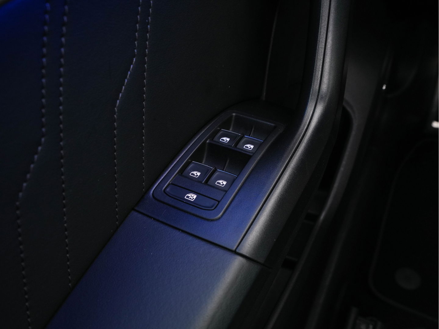 SEAT Ateca 1.5 TSI FR Business Intense *PANO | LEATHER-MICROFIBRE | FULL-LED | MEMORY-PACK | TOP-VIEW | BEATS-AUDIO | DIGI-COCKPIT | NAVI-FULLMAP | SPORT-SEATS | DAB+ | KEYLESS | CARPLAY | ECC | HEATED-SEATS | PDC | 18''ALU*