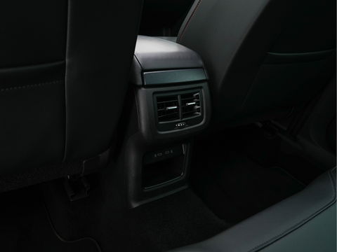SEAT Ateca 1.5 TSI FR Business Intense *PANO | LEATHER-MICROFIBRE | FULL-LED | MEMORY-PACK | TOP-VIEW | BEATS-AUDIO | DIGI-COCKPIT | NAVI-FULLMAP | SPORT-SEATS | DAB+ | KEYLESS | CARPLAY | ECC | HEATED-SEATS | PDC | 18''ALU*