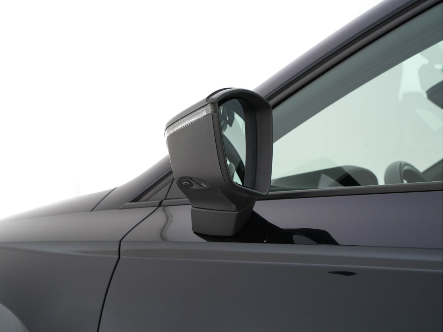 SEAT Ateca 1.5 TSI FR Business Intense *PANO | LEATHER-MICROFIBRE | FULL-LED | MEMORY-PACK | TOP-VIEW | BEATS-AUDIO | DIGI-COCKPIT | NAVI-FULLMAP | SPORT-SEATS | DAB+ | KEYLESS | CARPLAY | ECC | HEATED-SEATS | PDC | 18''ALU*