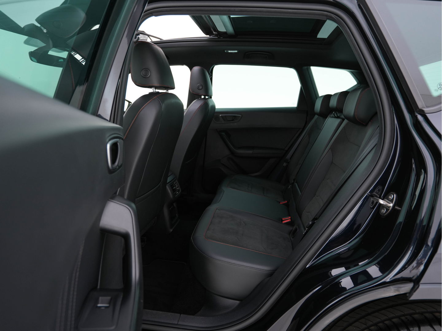 SEAT Ateca 1.5 TSI FR Business Intense *PANO | LEATHER-MICROFIBRE | FULL-LED | MEMORY-PACK | TOP-VIEW | BEATS-AUDIO | DIGI-COCKPIT | NAVI-FULLMAP | SPORT-SEATS | DAB+ | KEYLESS | CARPLAY | ECC | HEATED-SEATS | PDC | 18''ALU*