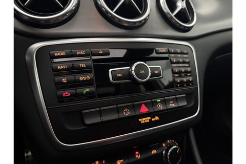 Mercedes-Benz GLA 200 AMG 157PK Pano LED Airco Cruise Navi PDC 19''LMV