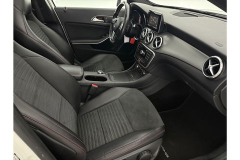 Mercedes-Benz GLA 200 AMG 157PK Pano LED Airco Cruise Navi PDC 19''LMV