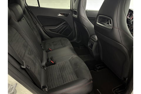 Mercedes-Benz GLA 200 AMG 157PK Pano LED Airco Cruise Navi PDC 19''LMV