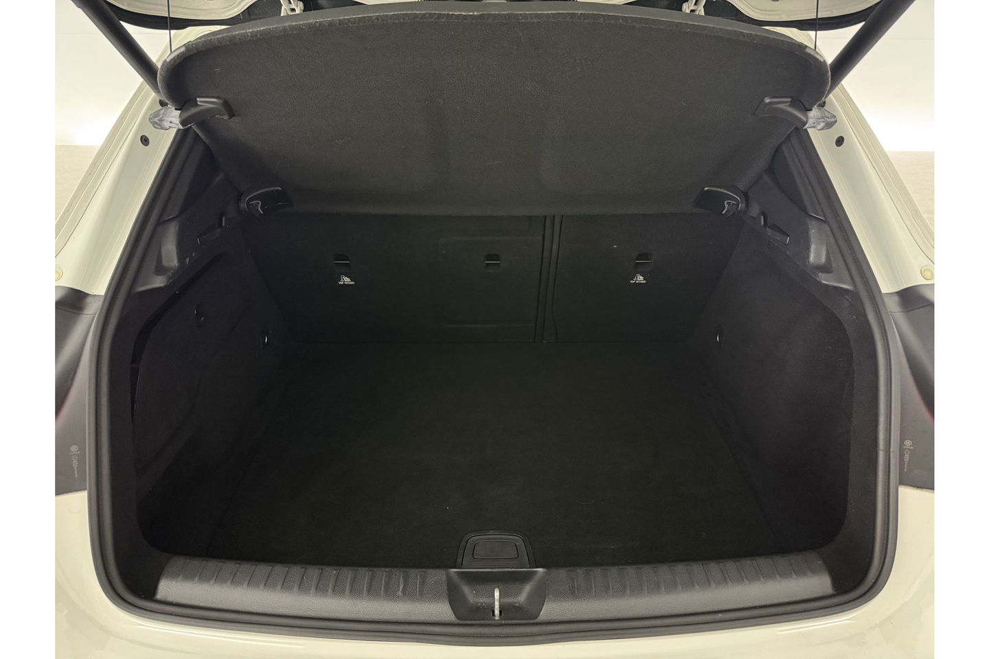Mercedes-Benz GLA 200 AMG 157PK Pano LED Airco Cruise Navi PDC 19''LMV