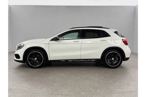 Mercedes-Benz GLA 200 AMG 157PK Pano LED Airco Cruise Navi PDC 19''LMV