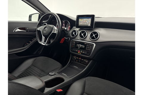 Mercedes-Benz GLA 200 AMG 157PK Pano LED Airco Cruise Navi PDC 19''LMV