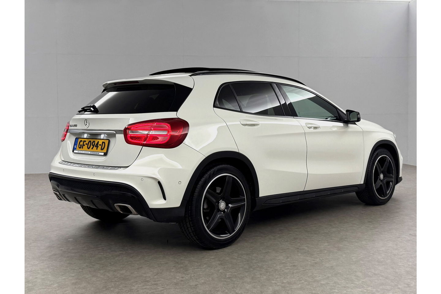 Mercedes-Benz GLA 200 AMG 157PK Pano LED Airco Cruise Navi PDC 19''LMV