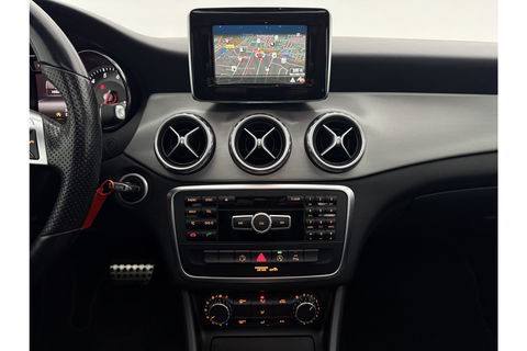 Mercedes-Benz GLA 200 AMG 157PK Pano LED Airco Cruise Navi PDC 19''LMV