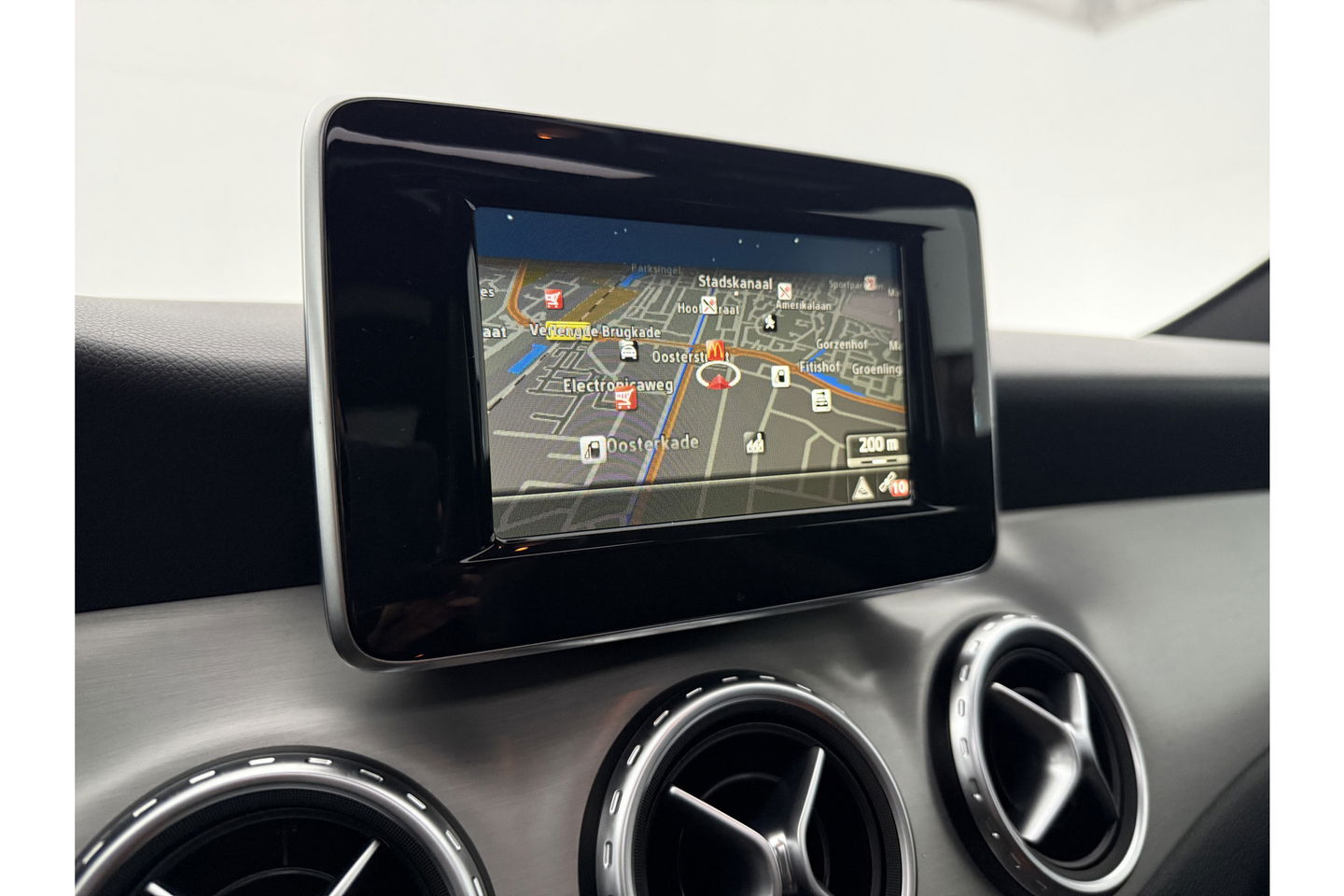 Mercedes-Benz GLA 200 AMG 157PK Pano LED Airco Cruise Navi PDC 19''LMV
