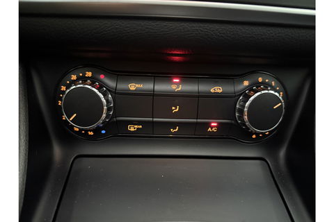 Mercedes-Benz GLA 200 AMG 157PK Pano LED Airco Cruise Navi PDC 19''LMV