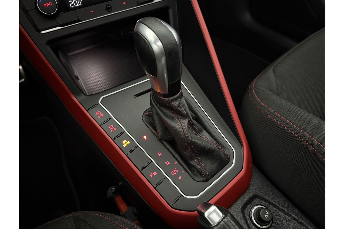 Volkswagen Polo 2.0 TSI GTI 200PK DSG Pano LED Virtual Camera  Clima Cruise Carplay 17''LMV Navi PDC