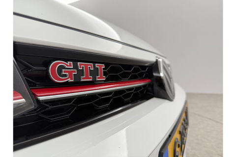 Volkswagen Polo 2.0 TSI GTI 200PK DSG Pano LED Virtual Camera  Clima Cruise Carplay 17''LMV Navi PDC