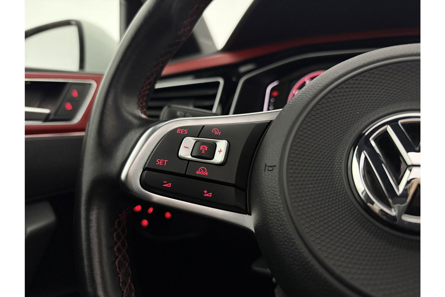 Volkswagen Polo 2.0 TSI GTI 200PK DSG Pano LED Virtual Camera  Clima Cruise Carplay 17''LMV Navi PDC