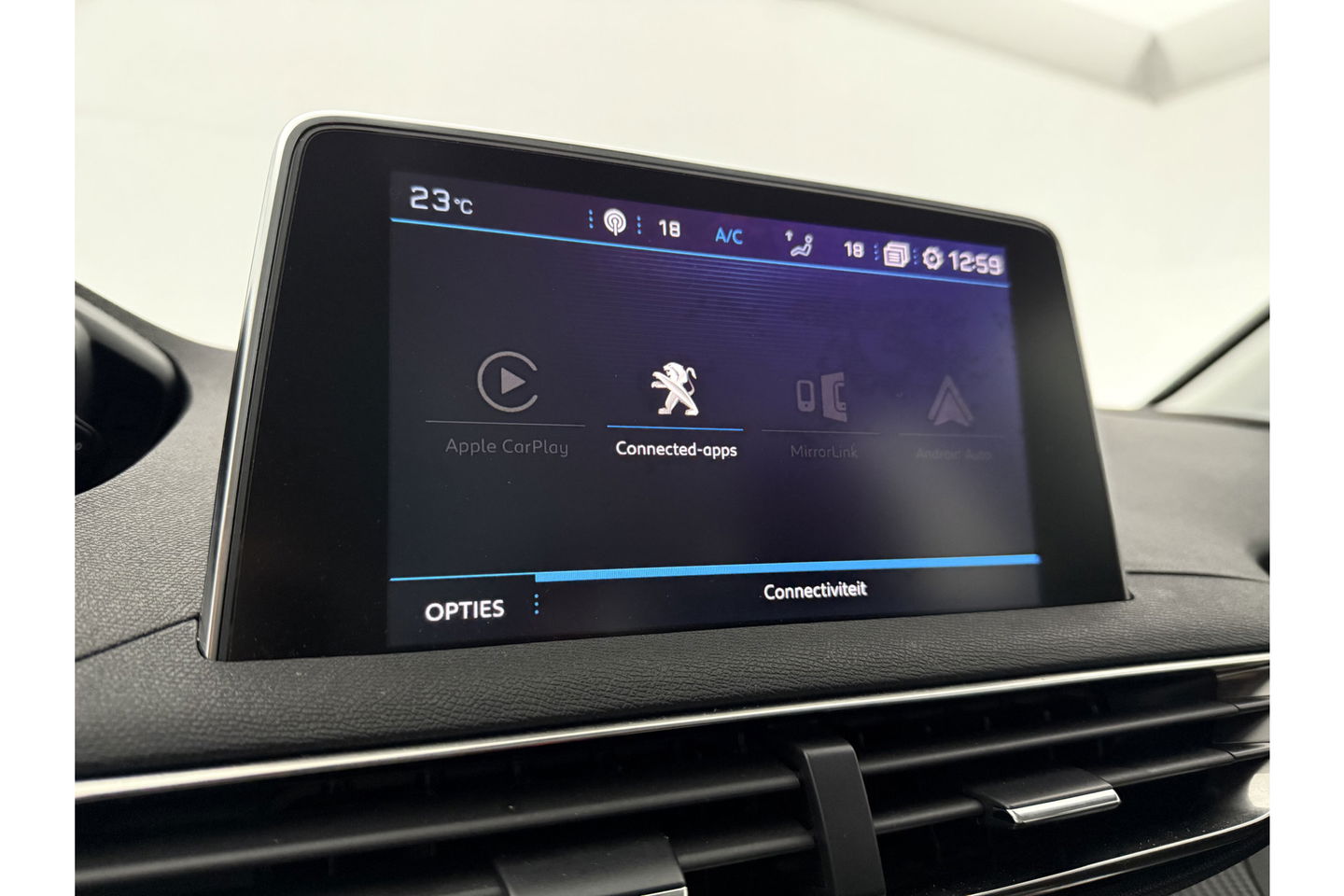 Peugeot 5008 1.2 PureTech 7 Persoons LED Virtual Trekhaak Carplay Clima Cruise Navi PDC 17''LMV