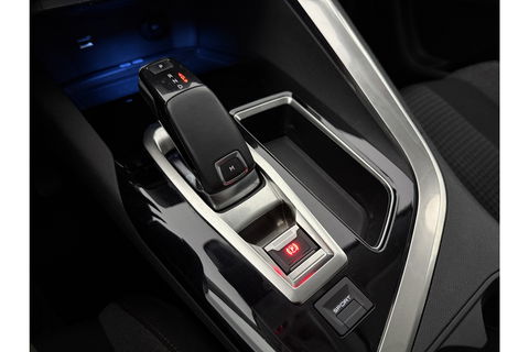 Peugeot 5008 1.2 PureTech 7 Persoons LED Virtual Trekhaak Carplay Clima Cruise Navi PDC 17''LMV