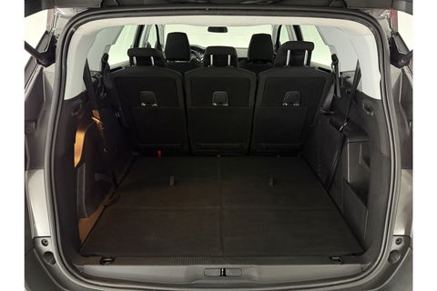 Peugeot 5008 1.2 PureTech 7 Persoons LED Virtual Trekhaak Carplay Clima Cruise Navi PDC 17''LMV