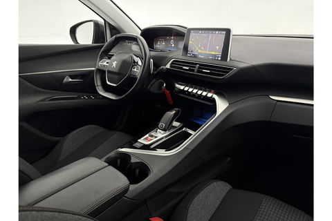 Peugeot 5008 1.2 PureTech 7 Persoons LED Virtual Trekhaak Carplay Clima Cruise Navi PDC 17''LMV