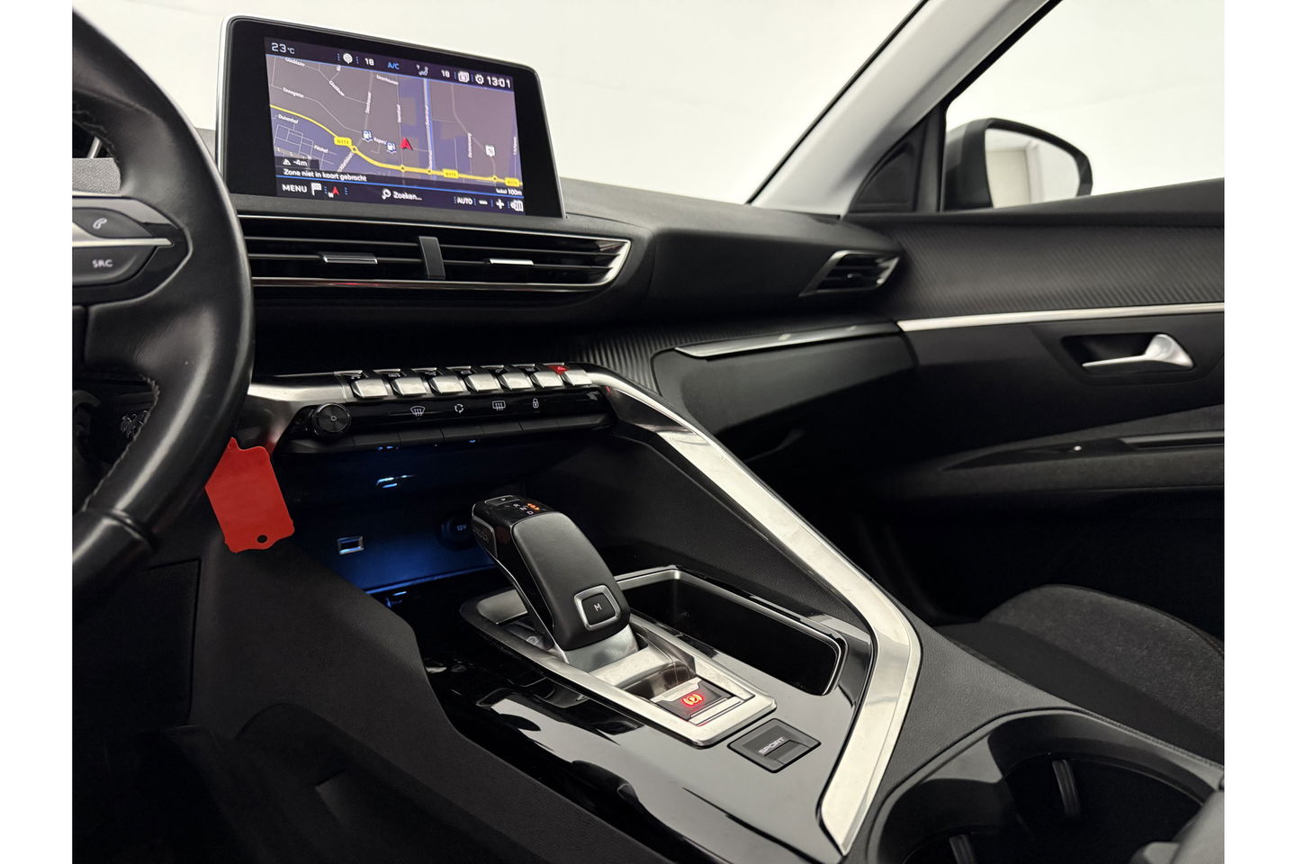 Peugeot 5008 1.2 PureTech 7 Persoons LED Virtual Trekhaak Carplay Clima Cruise Navi PDC 17''LMV